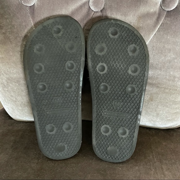 🟢 Batman slide sandals - size 12 - Picture 3 of 3